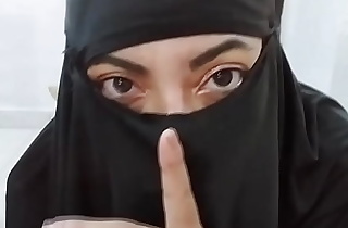 MILF Muslim Arab Step Mom Amateur Rides Anal Dildo And Squirts In Black Niqab Hijab On Webcam