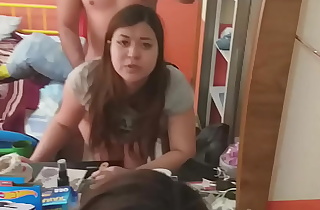Un rico anal frente al espejo a la puta gordibuena culona mexicana