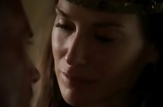 Sex scenes from series translated to arabic - Camelot.S01.E05