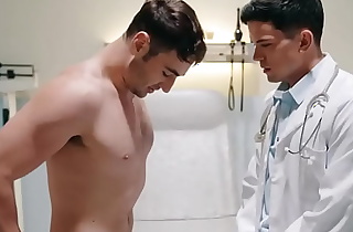 Bottom stud patient barebacked by doctor after exam