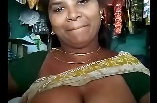 Sexy Tamil aunty showing her boobs