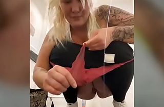 girl show her very wet panty n WC in gym