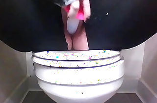 NB stoner slut has quickie in the bathroom, fucks boy pussy through ripped leggings
