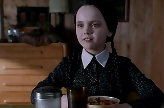 A.Familia.Addams.1991.720p.XFILMES mp4 porn 