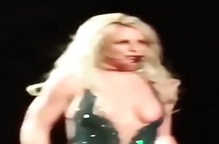 Britney Eyebrows Nipple Howler