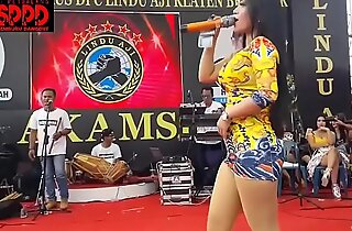 Indonesian crestfallen dance - good-looking sintya riske lewd dance unaffected by stage