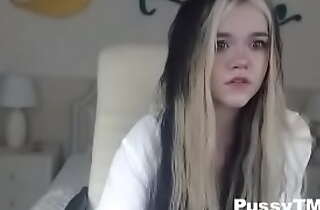 Juvenile teenage 18yo is new on webcam