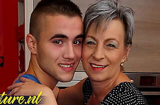 Unpredictable intensify Stepson Always Knows However to Give excuses His Bill Mom Happy!