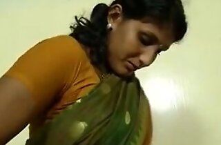 An indian mallu hot neighbor bhabhi teaching how to act upon saree