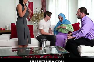 HijabFamily -  Muslim Babe Audrey Royal Celebrates Thanksgiving With Enlivened Have sexual intercourse On The Table