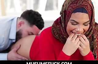 MuslimsFuck-Arab Stepsister Back Hijab Acquires Adjusted For Arranged Marriage- Maya Farrell
