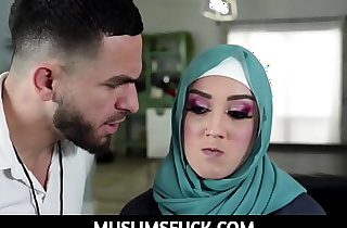 MuslimsFuck-Violet Gems naughty proposal be expeditious for her coach Peter Still wet behind the ears