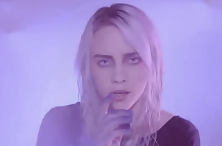 Billie Eilish - The drink flood Eyes (Official Chess-piece Video)