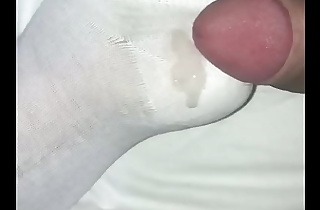 Cumming first of all foot with carton
