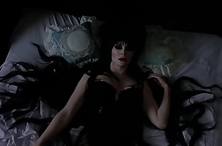Elvira, a Rainha das Trevas Dublado (1988)