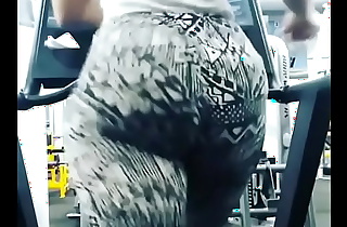 Big booty shaking at gym
