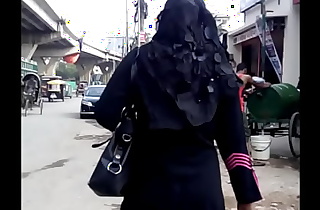 Bangladeshi Milf Booty in Hijab
